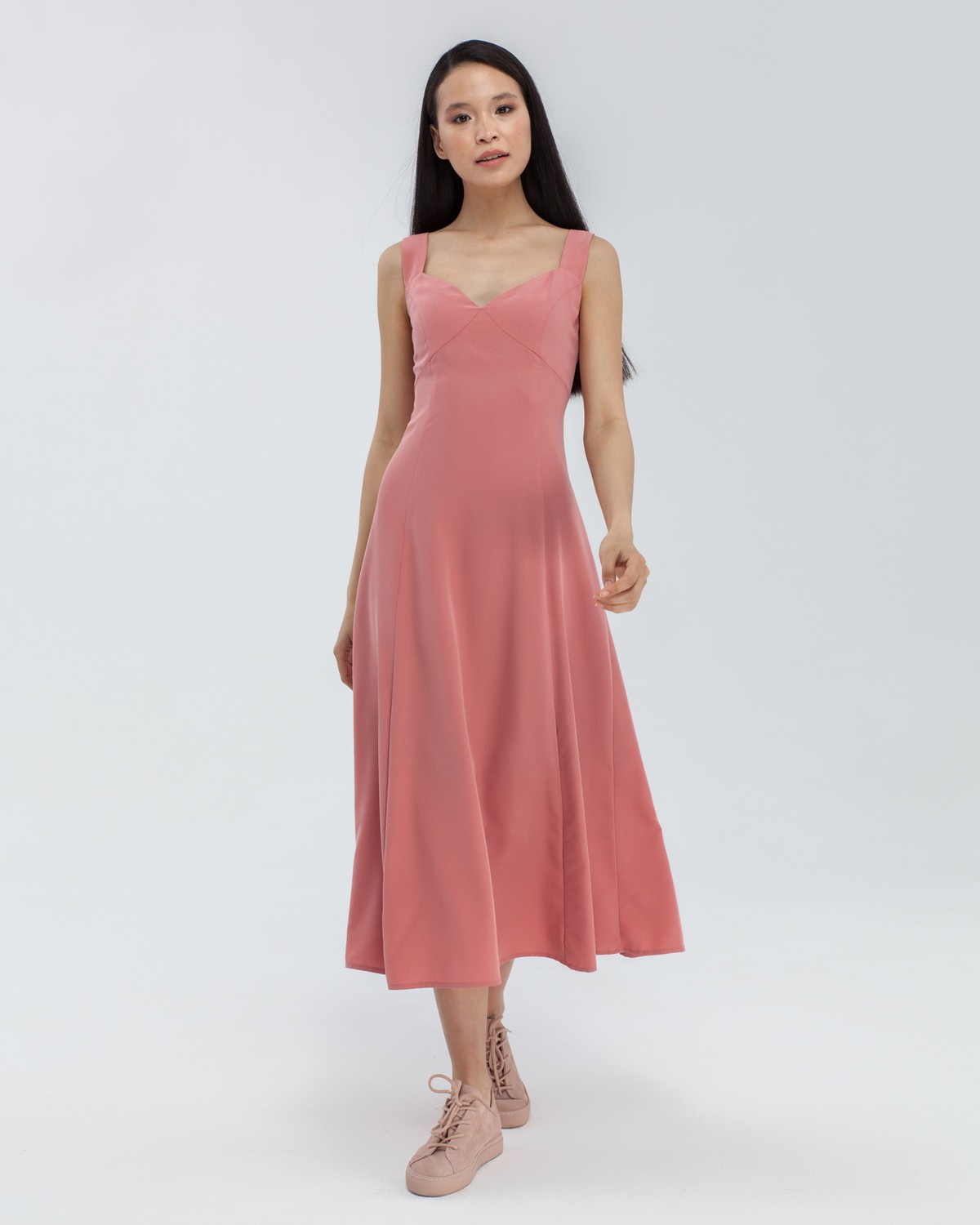 Летнее платье персикового цвета