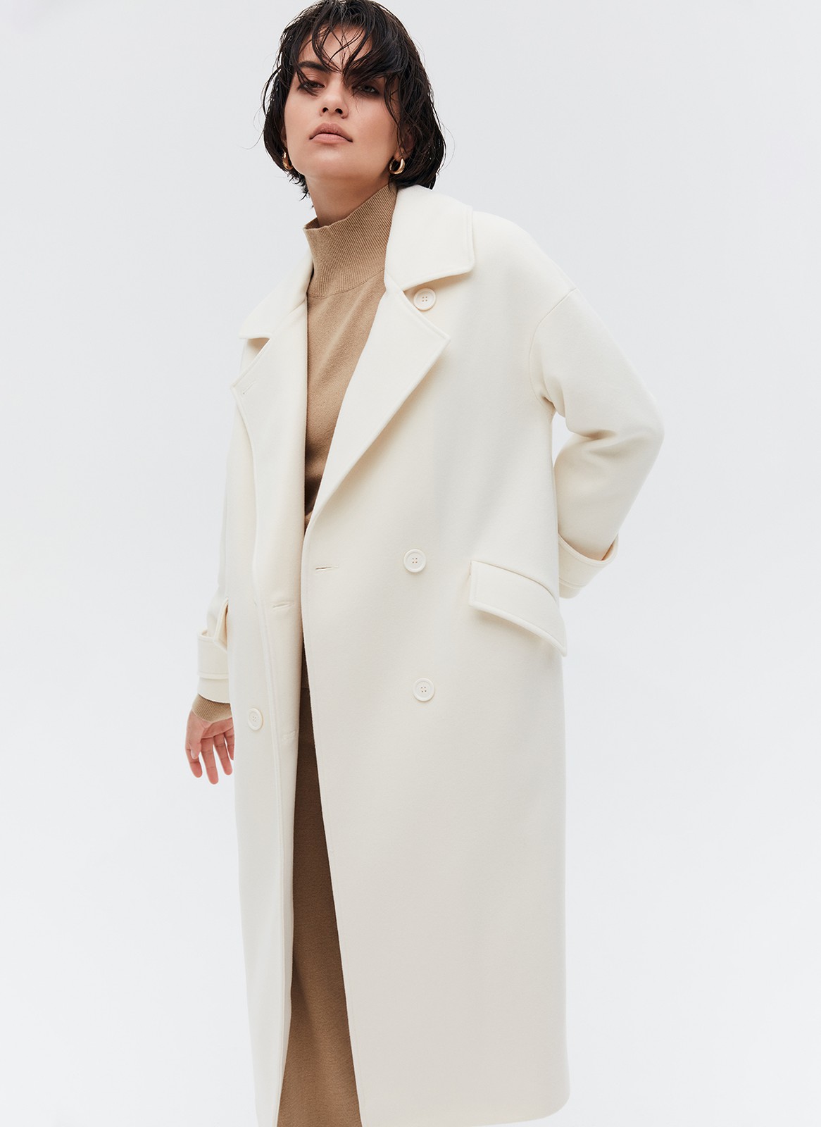 Double-breasted cocoon coat in wool and cashmere