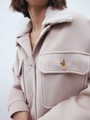 Укороченное пальто с воротником из эко-меха Молочный цвет