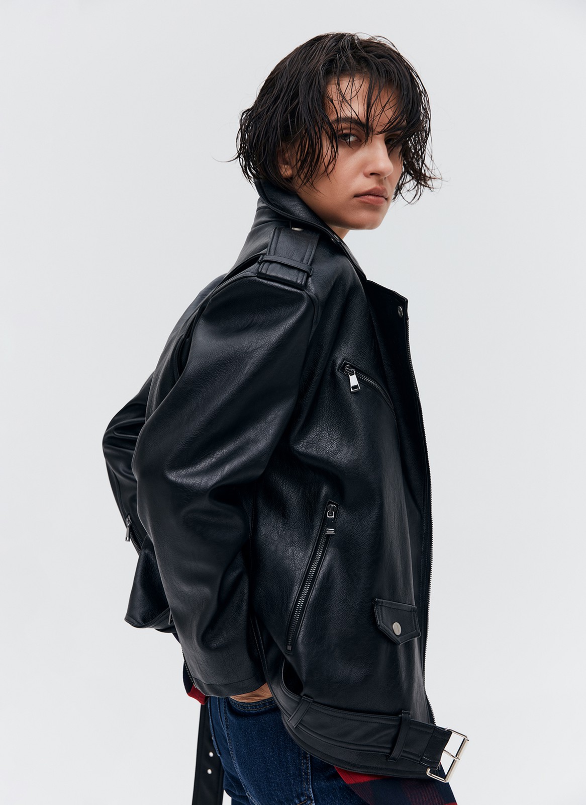 Куртка-косуха женская черная oversize купить в интернет-магазине AWN