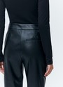 Зауженные брюки из экокожи Черный цвет