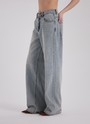 Брюки из джинсовой ткани для женщины Сине-бежевый цвет